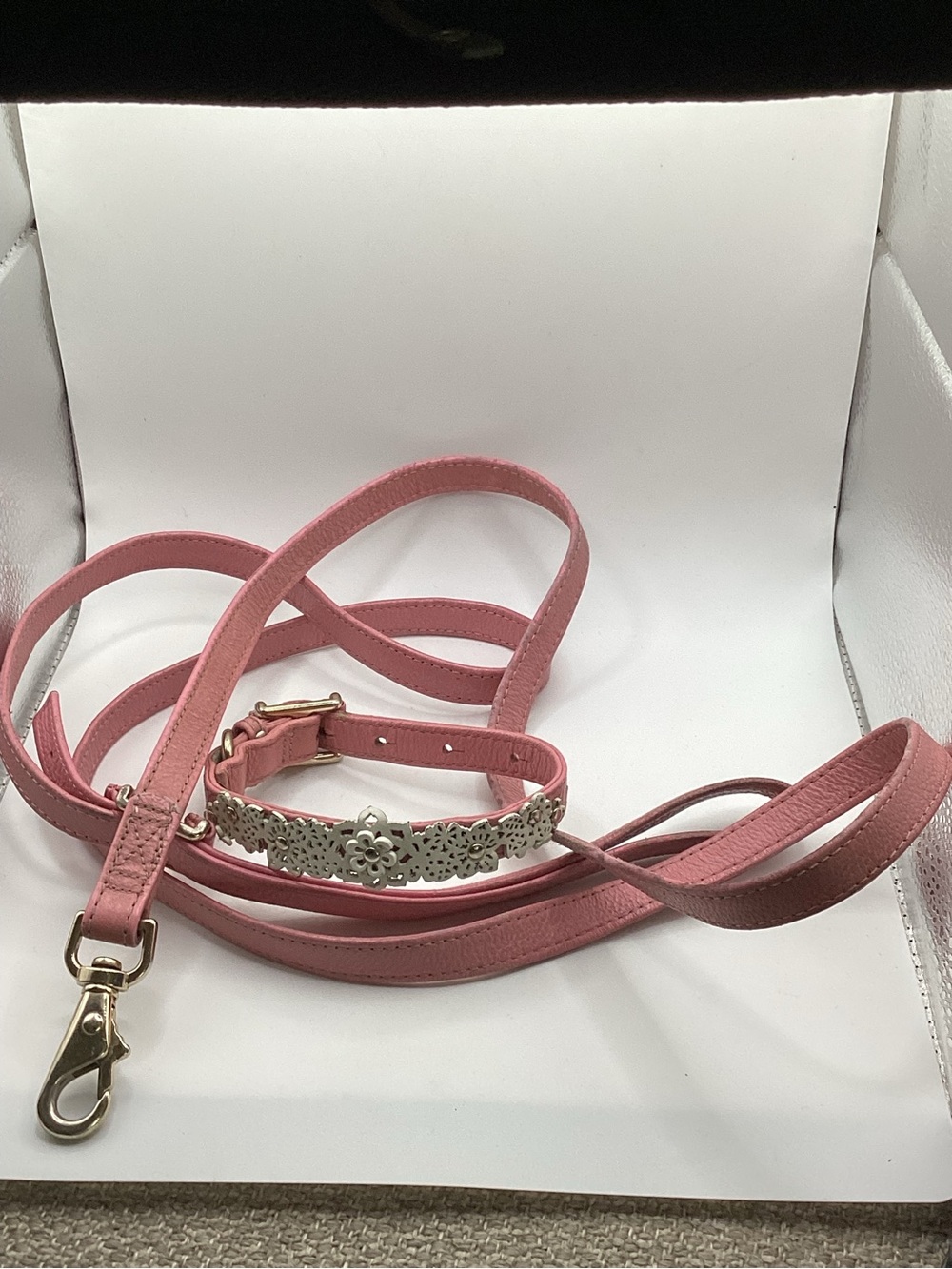 pink leather dog collar and leash set by Oscar de la Renta